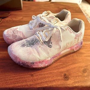 Gently used NOBULL Trainer + floral pattern, barely broken in, still smell new.